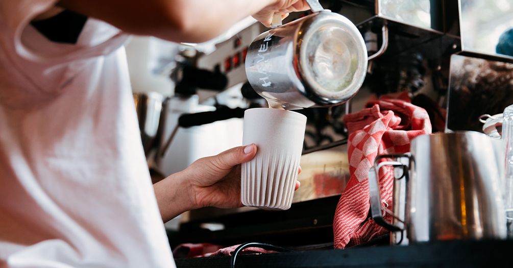 Herbruikbare koffiebekers, bedrukt en bewust